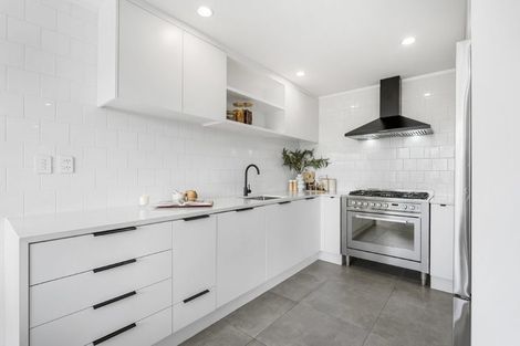 Photo of property in 36 Aldern Road, Massey, Auckland, 0614