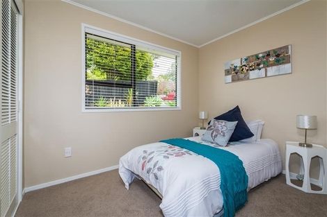 Photo of property in 2 Serrata Place, Browns Bay, Auckland, 0630