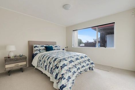 Photo of property in 6 Chichester Drive, Rosehill, Papakura, 2113