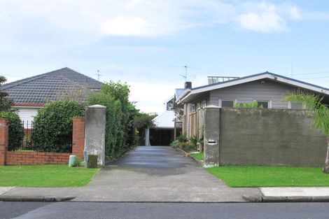 Photo of property in 2/138 Clovelly Road, Bucklands Beach, Auckland, 2012