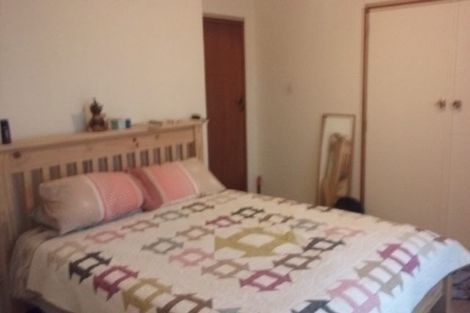 Photo of property in 2/83 Daffodil Street, Titirangi, Auckland, 0604