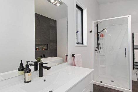 Photo of property in 62 Kayelene Place, Omokoroa, 3114