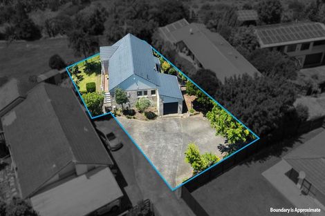 Photo of property in 2/30 Curacao Place, Half Moon Bay, Auckland, 2012