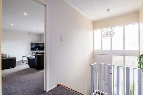 Photo of property in 2/70 Beresford Street, Bayswater, Auckland, 0622