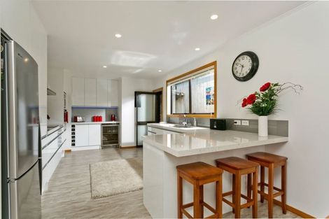 Photo of property in 72 Matipo Road, Mairangi Bay, Auckland, 0630