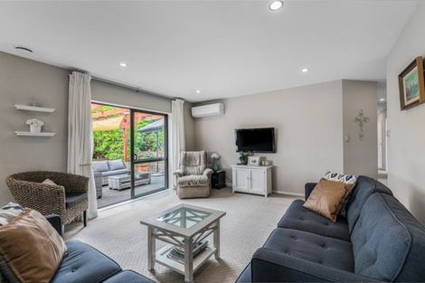Photo of property in 86 Seabrook Avenue, New Lynn, Auckland, 0600
