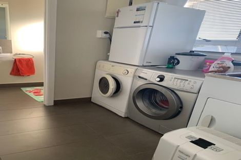 Photo of property in 2/28 Bleakhouse Road, Howick, Auckland, 2014