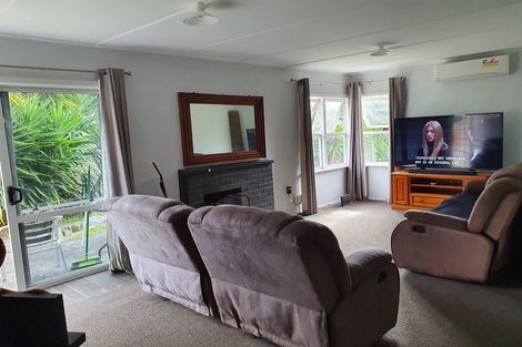 Photo of property in 15 Kerry Place, Papakura, 2110