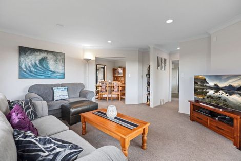 Photo of property in 2 Burnt Oak Drive, Pyes Pa, Tauranga, 3112