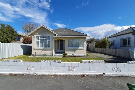 Photo of property in 14 Rhodes Street, Waimate, 7924