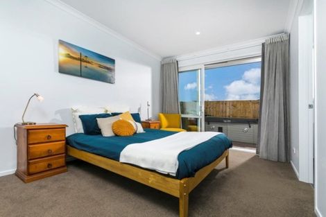 Photo of property in 5 Aporo Drive, Kumeu, 0810
