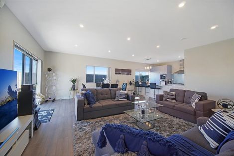 Photo of property in 11 Regis Park Drive, Pukekohe, 2120