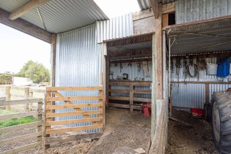 Photo of property in 28 Cowper Side Road, Dannevirke, 4976