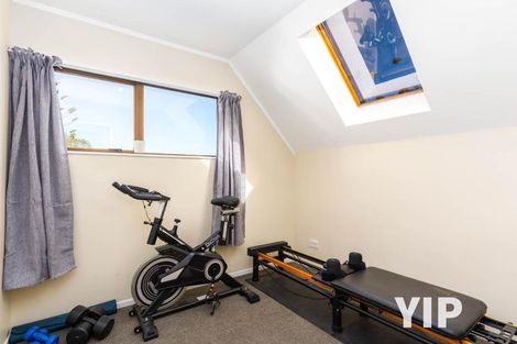 Photo of property in 2/154 Newlands Road, Newlands, Wellington, 6037