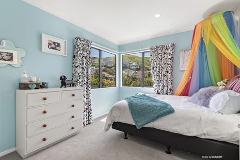 Photo of property in 24 Amesbury Drive, Churton Park, Wellington, 6037