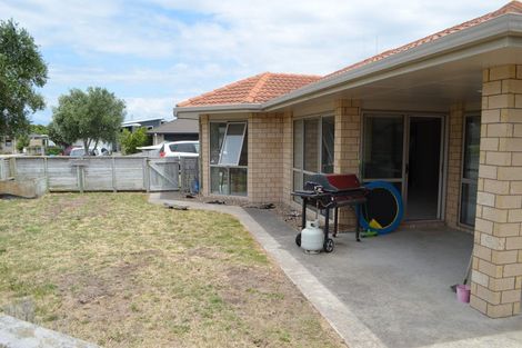 Photo of property in 2 Millie Court, Papamoa Beach, Papamoa, 3118