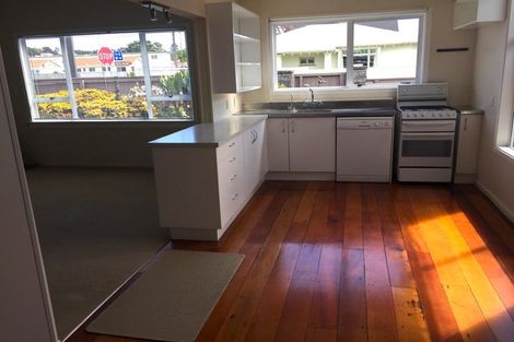 Photo of property in 25 Belt Road, Moturoa, New Plymouth, 4310