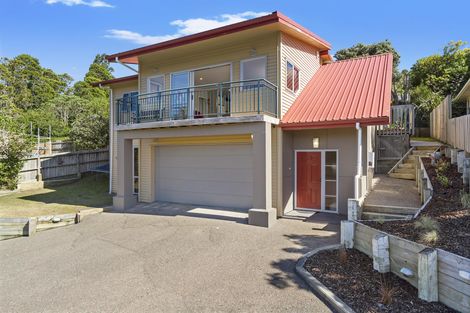 Photo of property in 10c Earl Road, Titirangi, Auckland, 0604