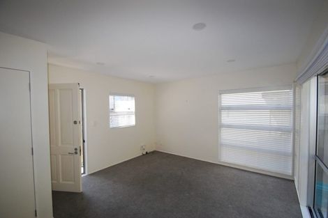 Photo of property in 8/138 Queens Drive, Lyall Bay, Wellington, 6022