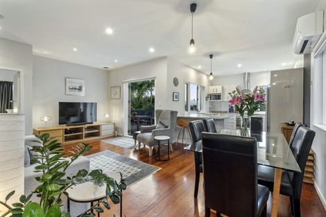 Photo of property in 1/58 Eversleigh Road, Belmont, Auckland, 0622