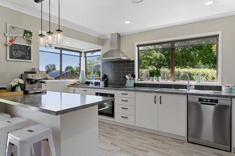 Photo of property in 5 Tobin Place, Richmond Heights, Taupo, 3330