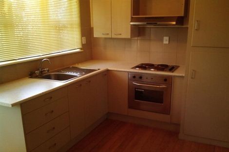 Photo of property in 2/104 Exmouth Road, Northcote, Auckland, 0627