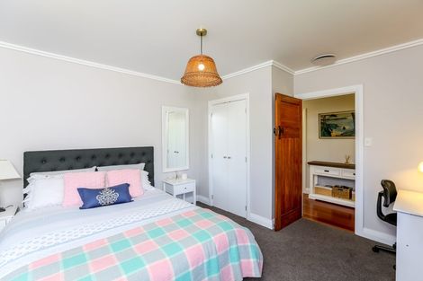 Photo of property in 18 Aubrey Street, New Plymouth, 4310