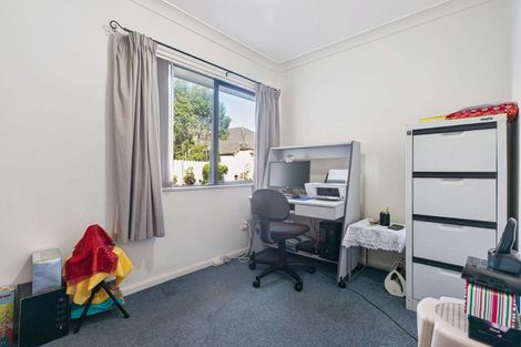 Photo of property in 16 Ewhurst Place, Goodwood Heights, Auckland, 2105