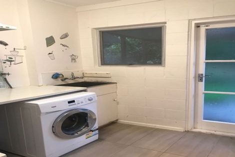 Photo of property in 1/3 Colin Wild Place, Glenfield, Auckland, 0629