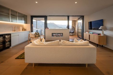 Photo of property in 34 Minaret Ridge, Wanaka, 9305