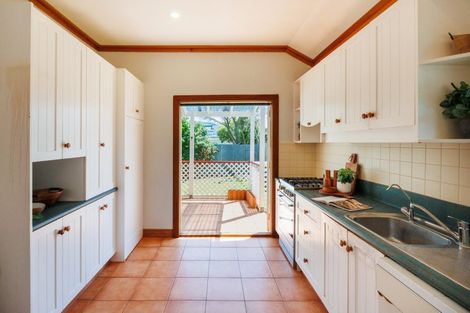 Photo of property in 3 Carow Street, Palmerston North, 4410