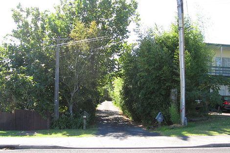 Photo of property in 2/42 Woodlands Crescent, Browns Bay, Auckland, 0630