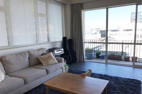 Photo of property in De Vere Apartments, 10/23 Tennyson Street, Te Aro, Wellington, 6011
