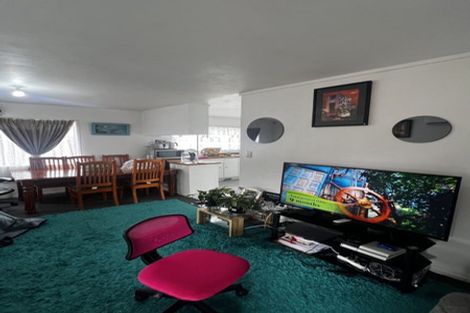 Photo of property in 1/5a Camp Road, Mount Wellington, Auckland, 1062