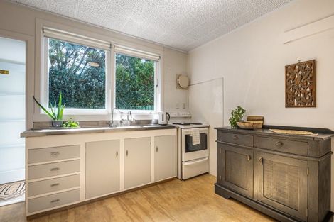 Photo of property in 69 Cornwallis Road, Cornwallis, Auckland, 0604