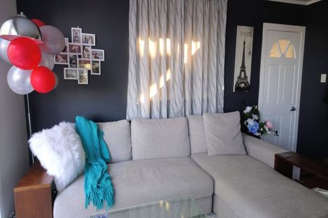 Photo of property in 2/80 Seaview Road, Castor Bay, Auckland, 0620