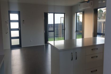 Photo of property in 1/25 Kennington Drive, Clendon Park, Auckland, 2103