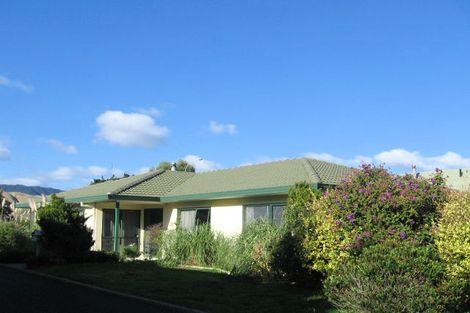 Photo of property in 22 Realm Drive, Paraparaumu, 5032