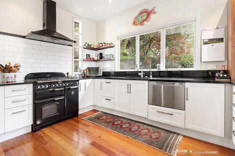 Photo of property in 11 Kinross Street, Kelburn, Wellington, 6012