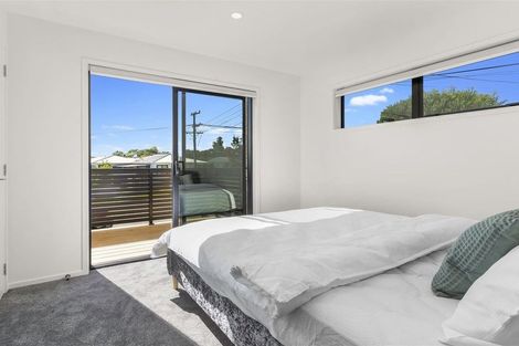 Photo of property in 2/137 View Road, Sunnyvale, Auckland, 0612