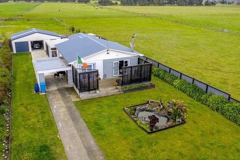 Photo of property in 121 Hokio Beach Road, Levin, 5510