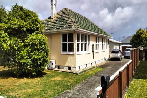 Photo of property in 3-3a Queenwood Road, Levin, 5510