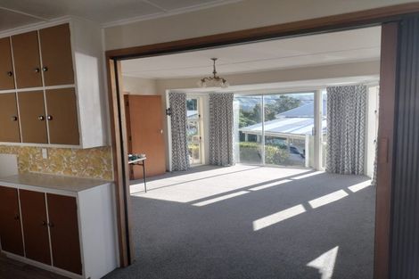Photo of property in 79 Beazley Avenue, Paparangi, Wellington, 6037