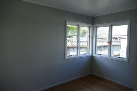 Photo of property in 50 Flanshaw Road, Te Atatu South, Auckland, 0610