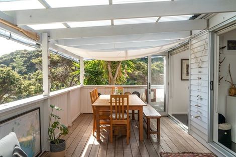 Photo of property in 33 Miro Road, Palm Beach, Waiheke Island, 1081