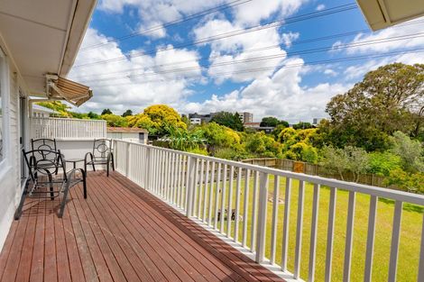 Photo of property in 49 Middlemore Crescent, Papatoetoe, Auckland, 2025