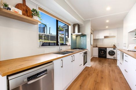 Photo of property in 23 James Cook Drive, Whitby, Porirua, 5024