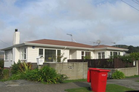 Photo of property in 28 Saint Johns Terrace, Tawa, Wellington, 5028