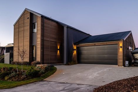 Photo of property in 4 Kapuka Lane, Wanaka, 9305