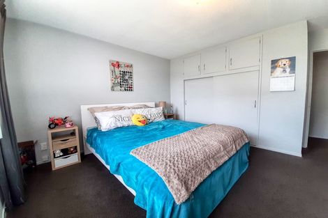 Photo of property in 2/17b Prestons Road, Redwood, Christchurch, 8051